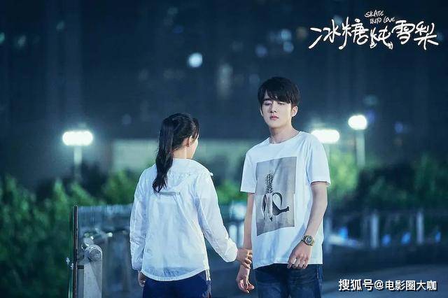冰糖炖雪梨，纯爱与梦想的甜蜜篇章——无删减版小说解析