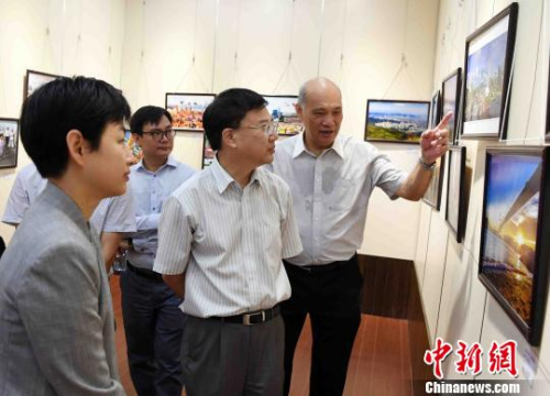 探索2035年香港资料免费大全，未来城市生活的智慧蓝图